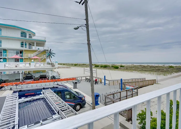 Cozy Oceanfront Condo W/ Pool & Beach Access!